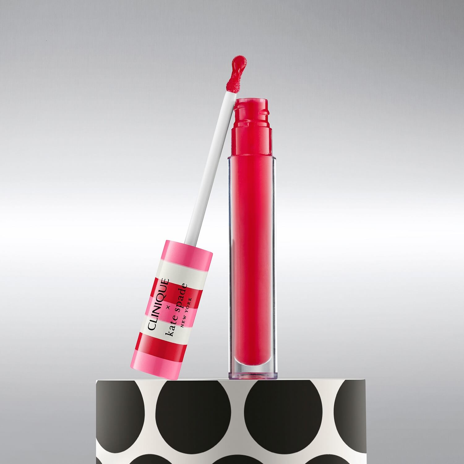 POP PLUSH™ CREAMY LIP GLOSS CLINIQUE X KATE SPADE NEW YORK (BRILLO LABIAL)